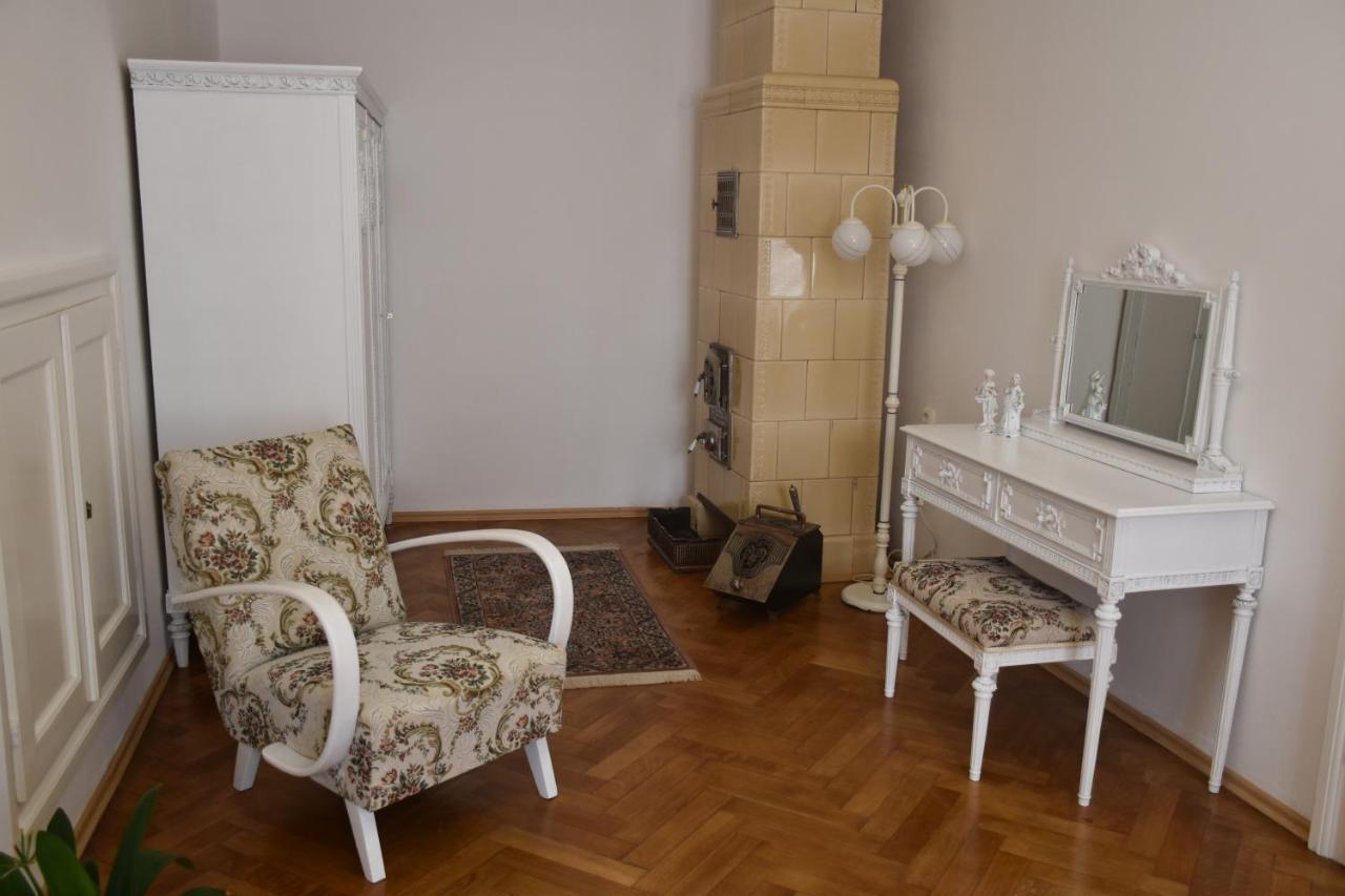 Lovecky Apartman Na Namesti Ve Frenstate Pod Radhostem Frenštát pod Radhoštěm Buitenkant foto