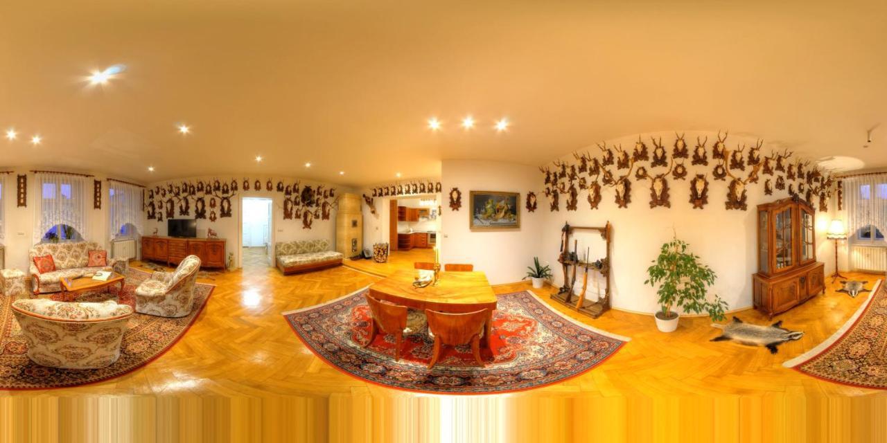 Lovecky Apartman Na Namesti Ve Frenstate Pod Radhostem Frenštát pod Radhoštěm Buitenkant foto